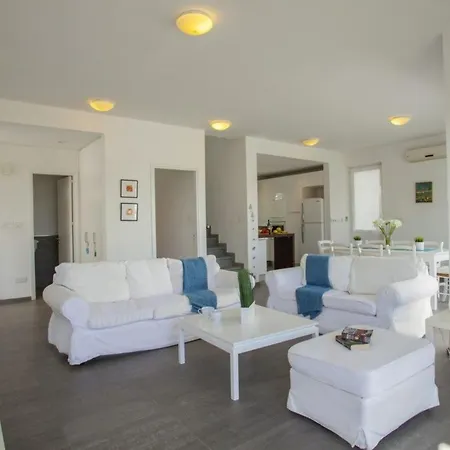 Centrum “minutes From Fig Tree Bay” 116